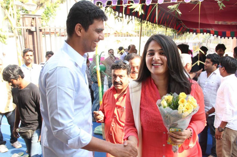 Anushka-New-Film-Opening-Photos